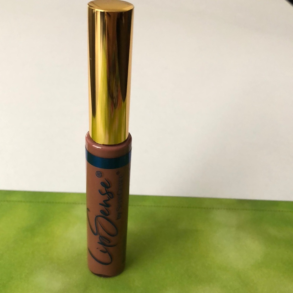 Velvet Matte SeneGence lip gloss